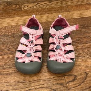 Size 3 Keen Sandals